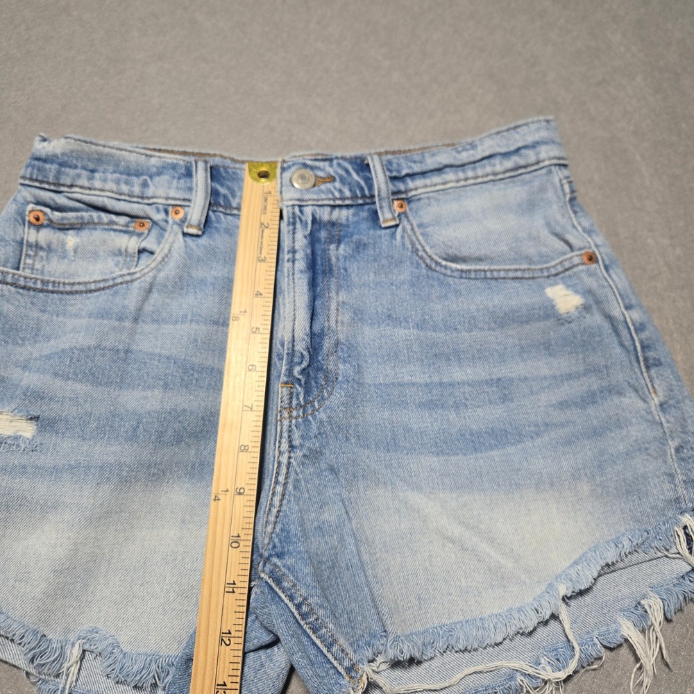 Lucky Brand Relaxed Short Womens 4/27 Light Wash Distressed Raw Hem Denim Shorts - Picture 9 of 10